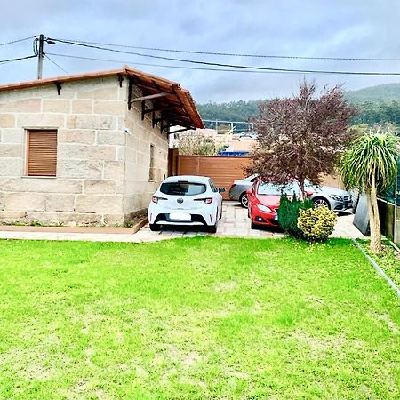 Villa A Pie De Playa Моания Экстерьер фото