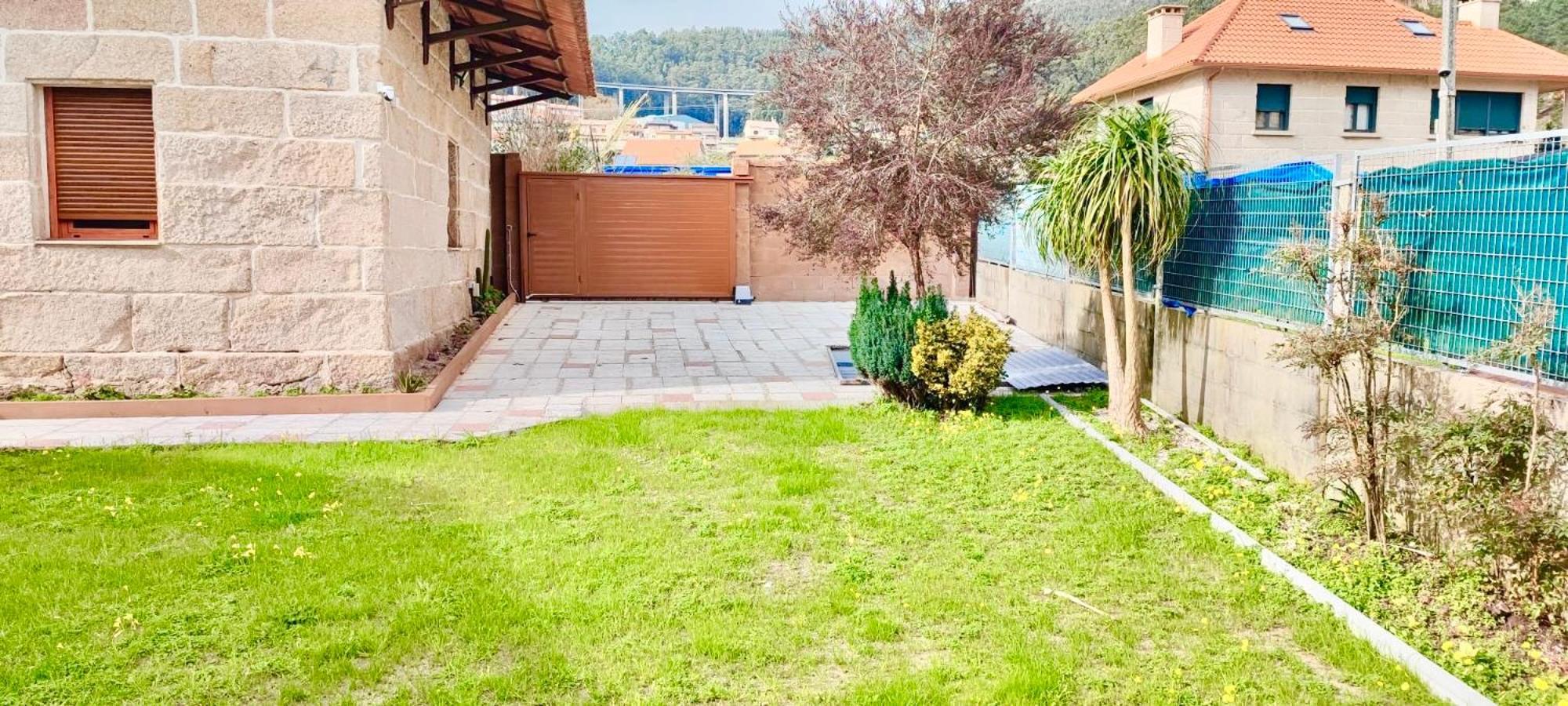 Villa A Pie De Playa Моания Экстерьер фото