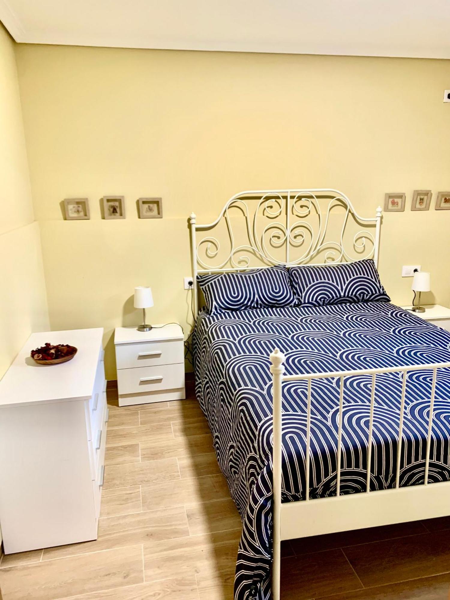 Villa A Pie De Playa Моания Экстерьер фото