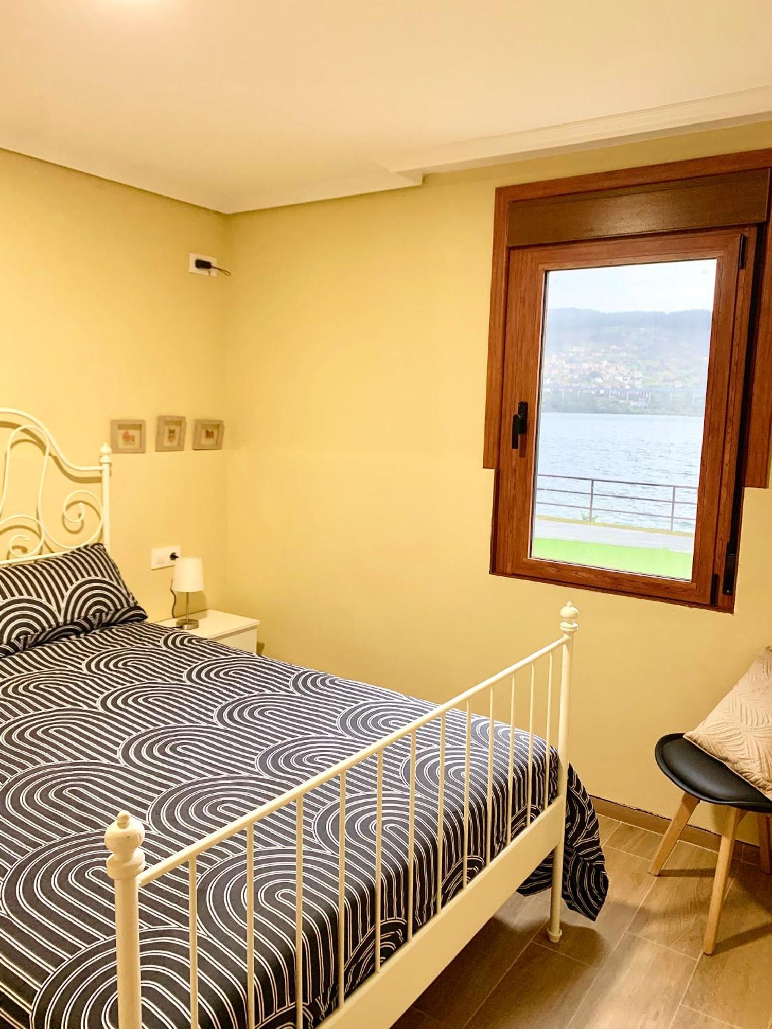 Villa A Pie De Playa Моания Экстерьер фото