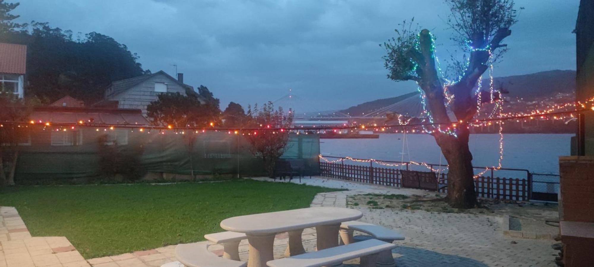 Villa A Pie De Playa Моания Экстерьер фото