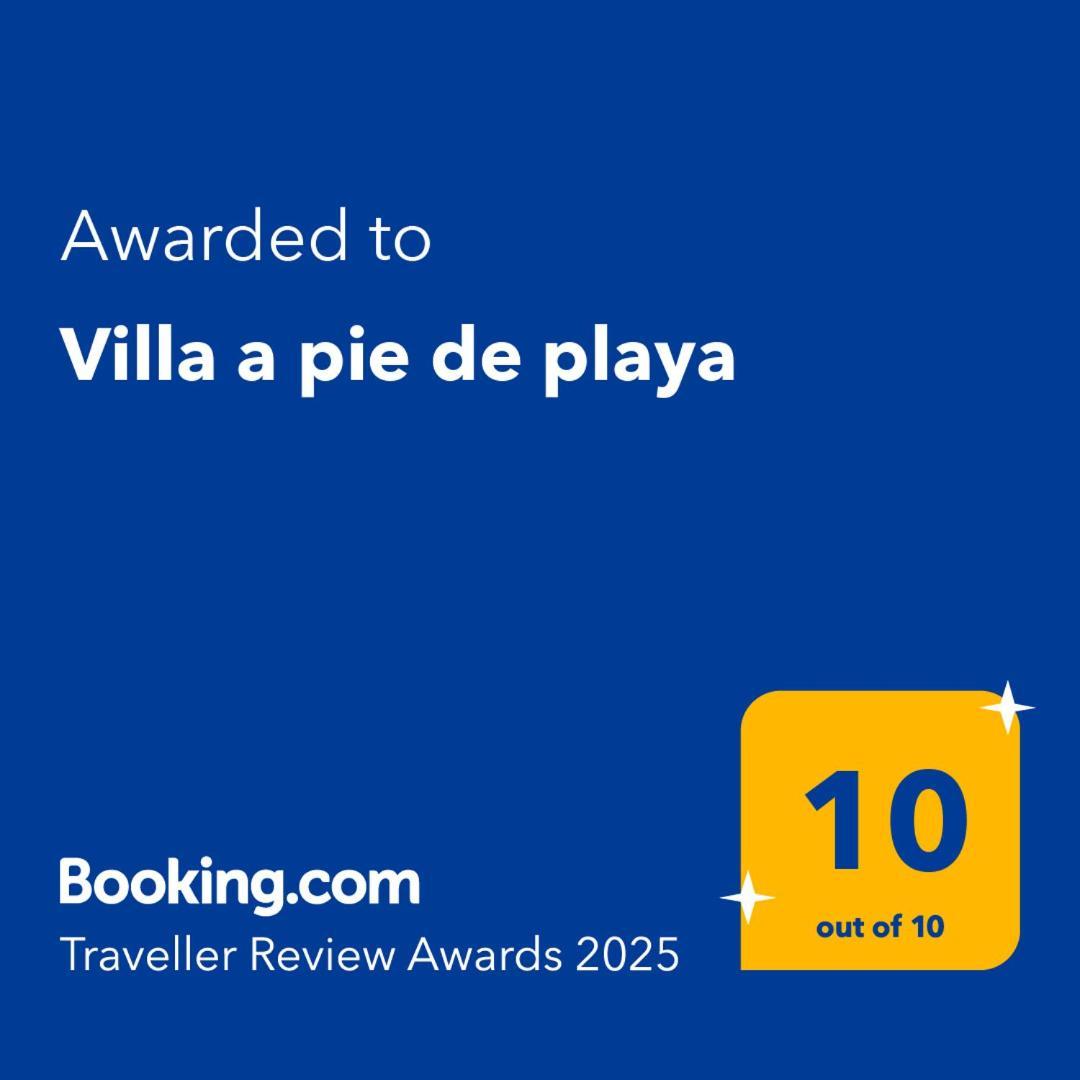 Villa A Pie De Playa Моания Экстерьер фото